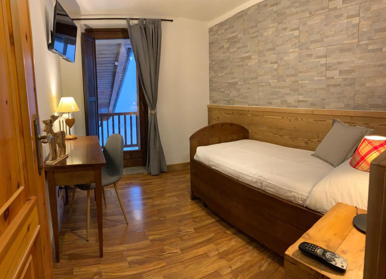 Hotel Coeur Du Village Ла-Тюйль Экстерьер фото