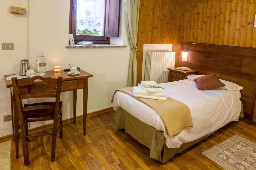 Hotel Coeur Du Village Ла-Тюйль Экстерьер фото