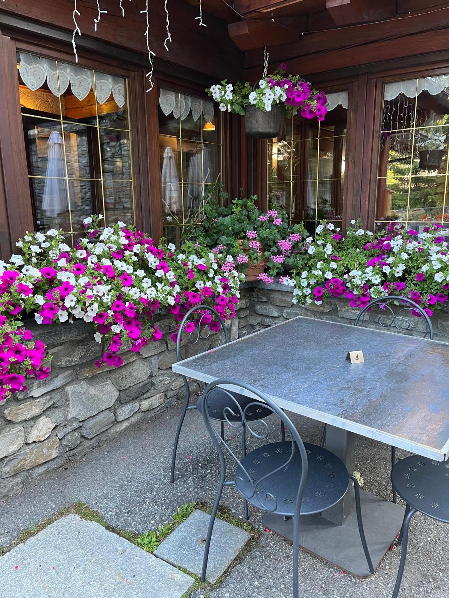 Hotel Coeur Du Village Ла-Тюйль Экстерьер фото
