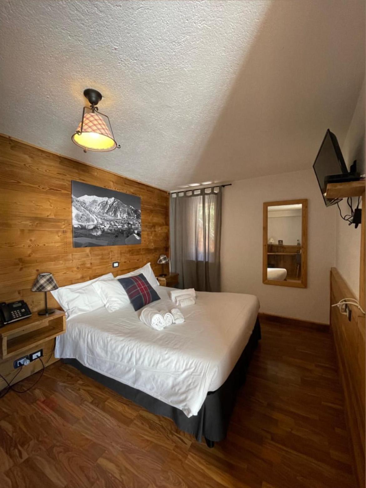 Hotel Coeur Du Village Ла-Тюйль Экстерьер фото