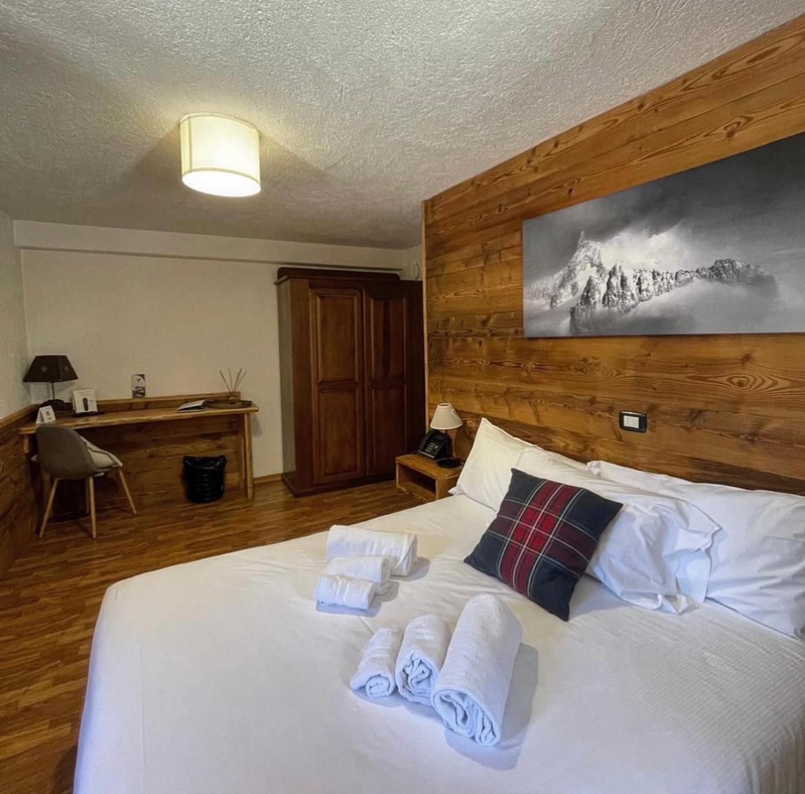 Hotel Coeur Du Village Ла-Тюйль Экстерьер фото